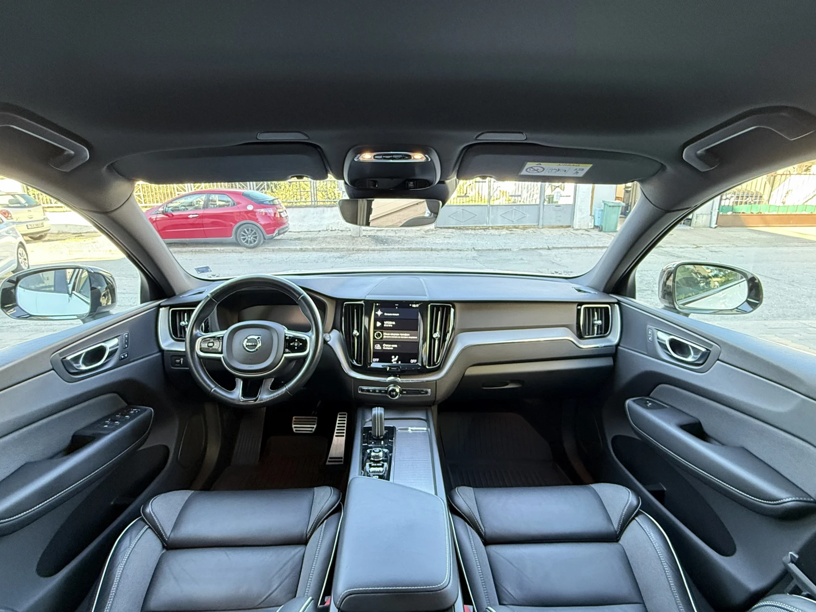 Volvo XC60 R-DESIGN-FACELIFT-4X4-MILD-HYBRID-, снимка 11 - Автомобили и джипове - 56072886
