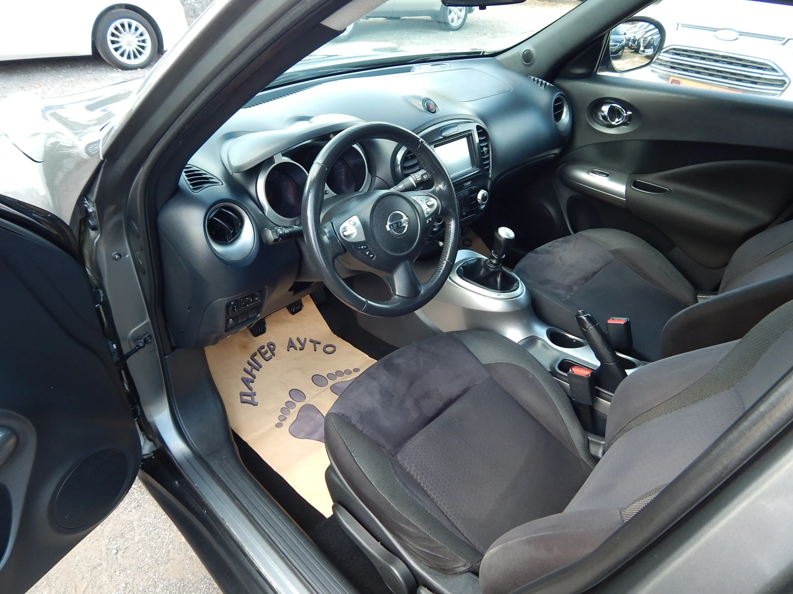 Nissan Juke 1.5DCI, снимка 9 - Автомобили и джипове - 56140343