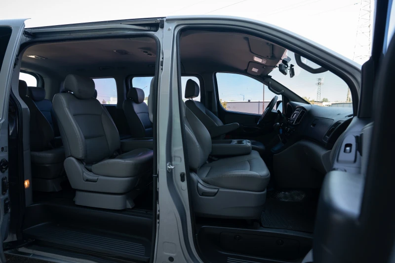Hyundai Starex GRAND STAREX | 8+ 3 SEATS, снимка 12 - Бусове и автобуси - 51688577