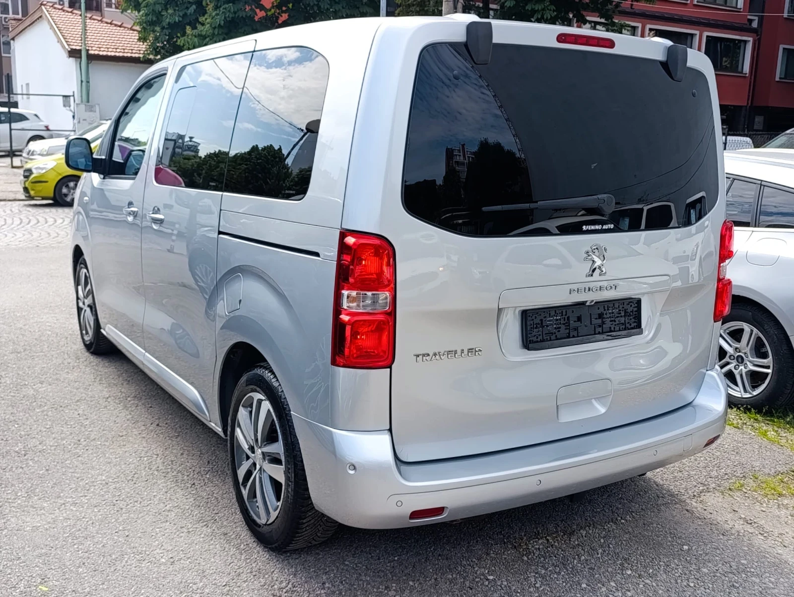 Peugeot Traveller 2.0 HDI Avtomatik, снимка 4 - Бусове и автобуси - 54739162