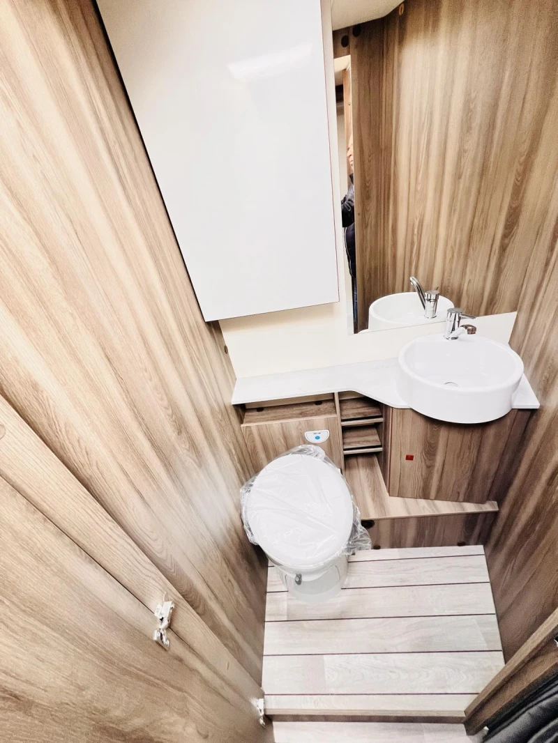 Кемпер ROLLER TEAM Kronos 284TL 5 местен АВТОМАT Mod.2026, снимка 14 - Каравани и кемпери - 53301767