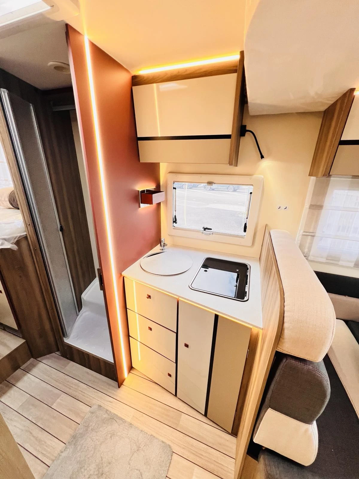 Кемпер ROLLER TEAM Kronos 284TL 5 местен АВТОМАT Mod.2026 - изображение 10