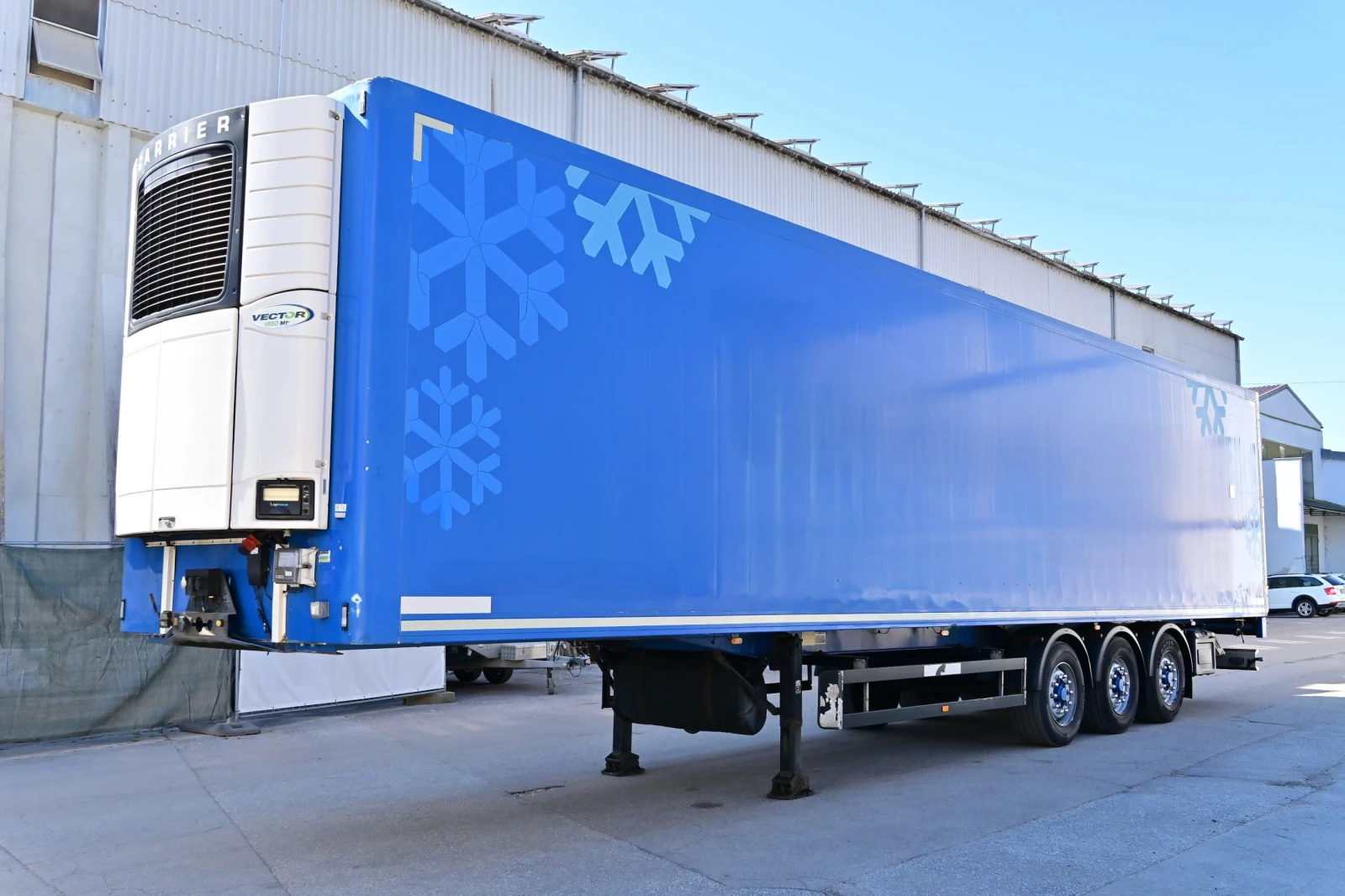 Полуремарке Други 3/E Carrier Vector 1850 MT Bi-Temp