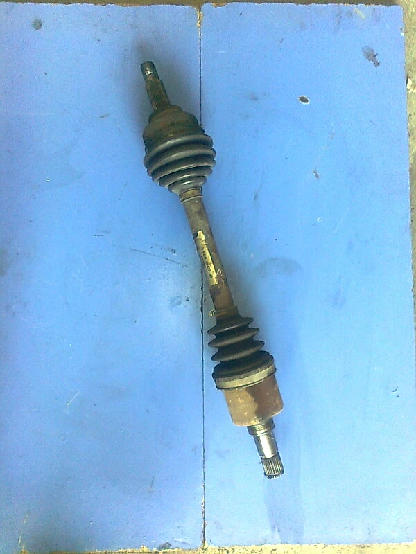 Полуоска за Форд Фокус 03г. 1.8 ТДЦИ 101к.с (лява)