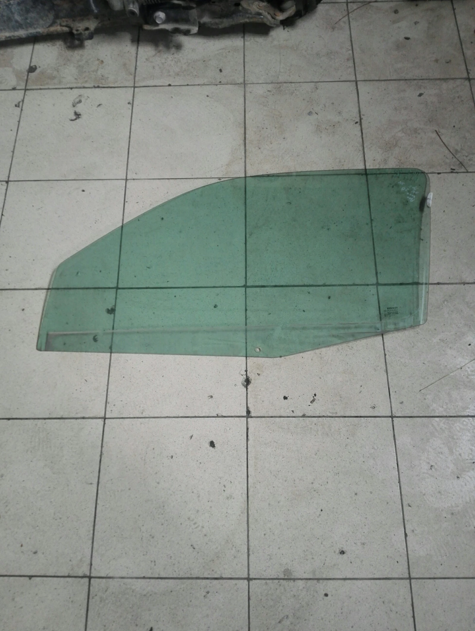 ������ ������ ���� ���� ���� 2��. 04�. | Mobile.bg � ����������� 1