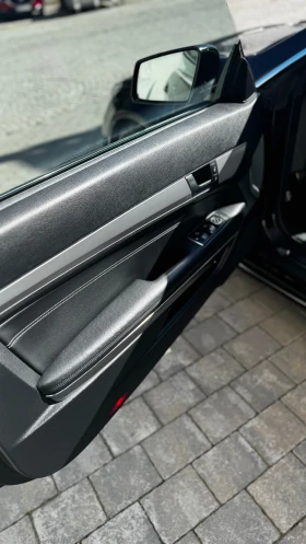 Mercedes-Benz E 220 AMG, снимка 8