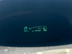 Toyota Yaris verso / 1.3I / ВСИЧКО ПЛАТЕНО / ОБСЛУЖЕНА+ ЗИМНИ ГУМИ /, снимка 14