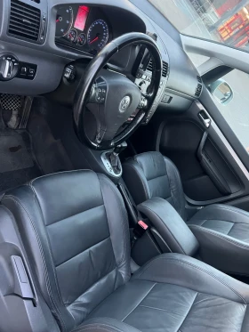 VW Touran 2.0TDI // DSG // Нави // Кожа // Подгрев // Лизинг - 6999 лв. - 35937006 14