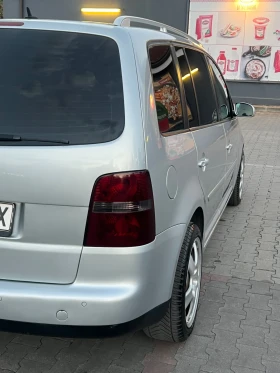 VW Touran 2.0TDI // DSG // Нави // Кожа // Подгрев // Лизинг - 6999 лв. - 35937006 12