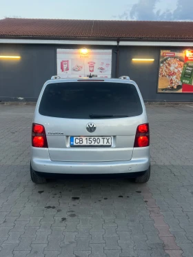 VW Touran 2.0TDI // DSG // Нави // Кожа // Подгрев // Лизинг - 6999 лв. - 35937006 8