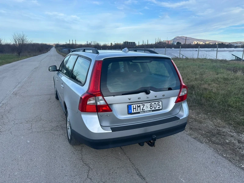 Volvo V70 2.0 i-ръчка, снимка 6 - Автомобили и джипове - 52356366