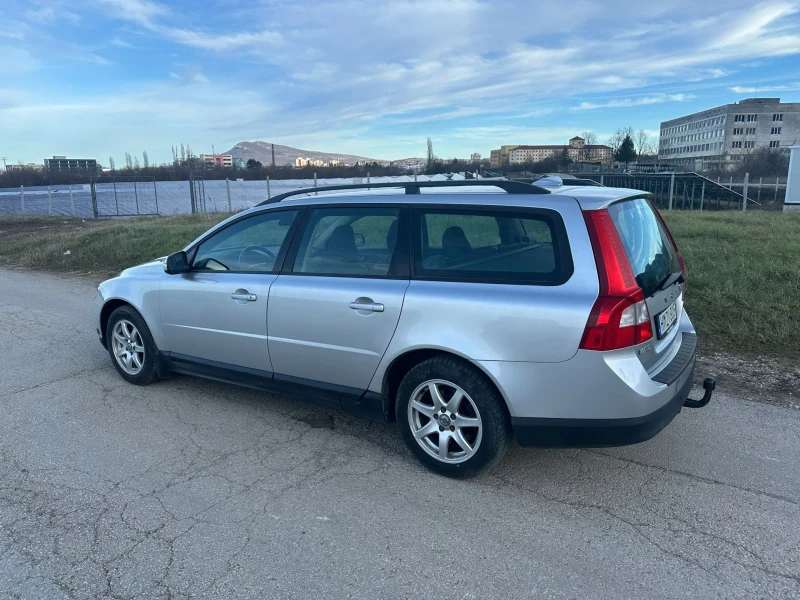 Volvo V70 2.0 i-ръчка, снимка 5 - Автомобили и джипове - 52356366