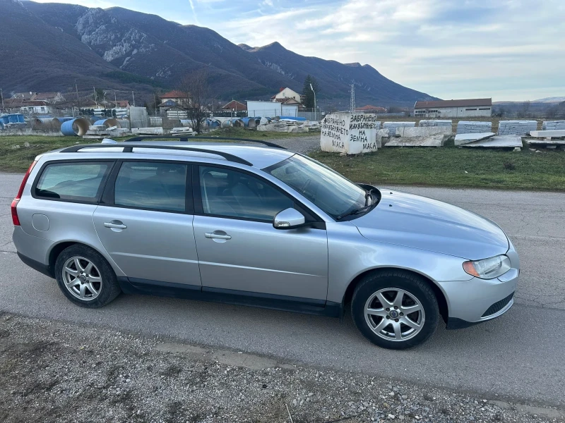 Volvo V70 2.0 i-ръчка, снимка 9 - Автомобили и джипове - 52356366