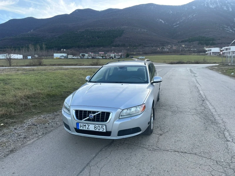 Volvo V70 2.0 i-ръчка, снимка 8 - Автомобили и джипове - 52356366