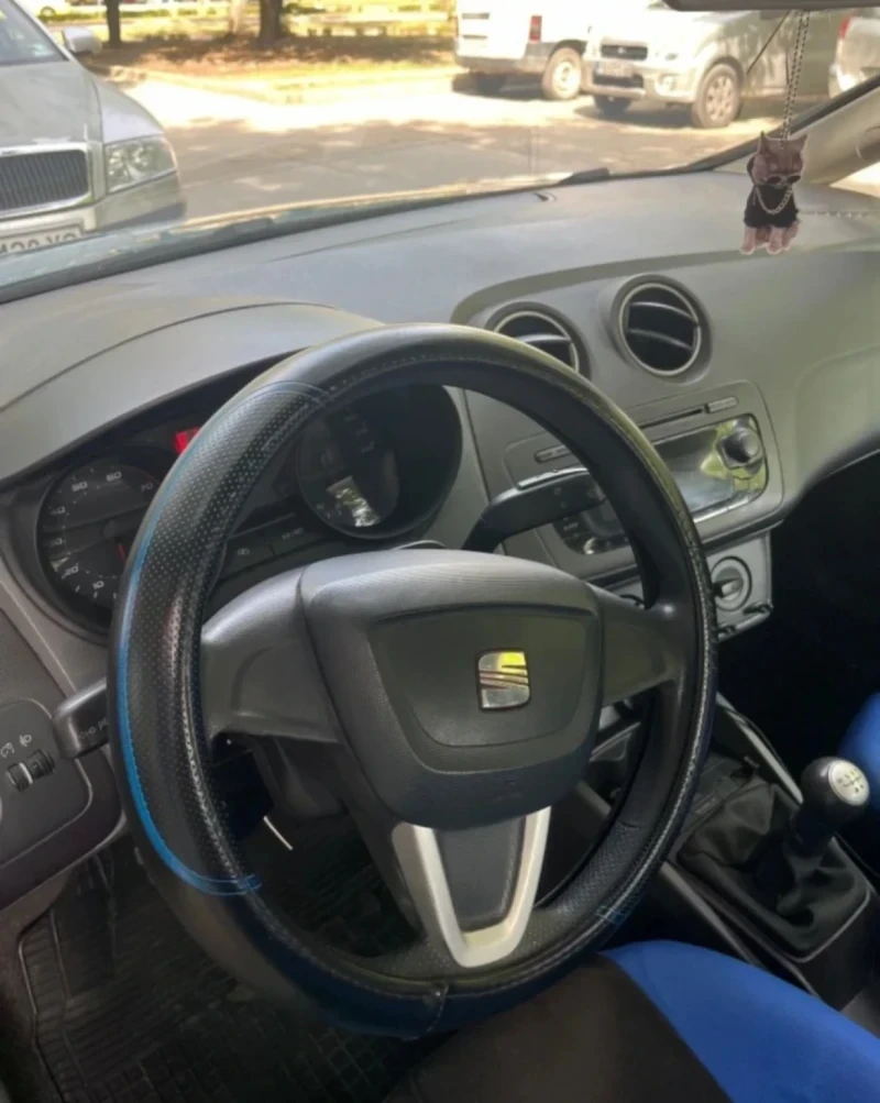 Seat Ibiza 1.4 Бензин/Газ, снимка 4 - Автомобили и джипове - 52852119