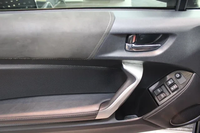 Toyota GT86 GT RWD* LED* ПОДГРЕВ - изображение 8