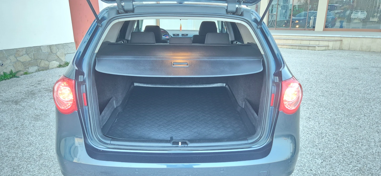 VW Passat 2.0-TDI* 4x4* 6ск.Обслужен*  - изображение 10