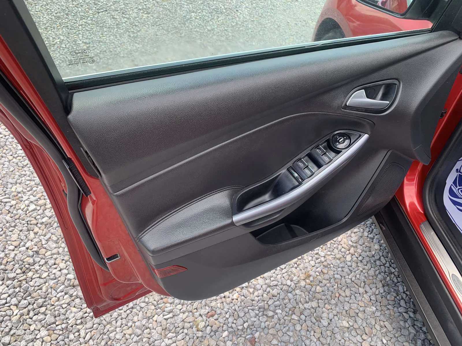 Ford Focus 1.6 - изображение 8