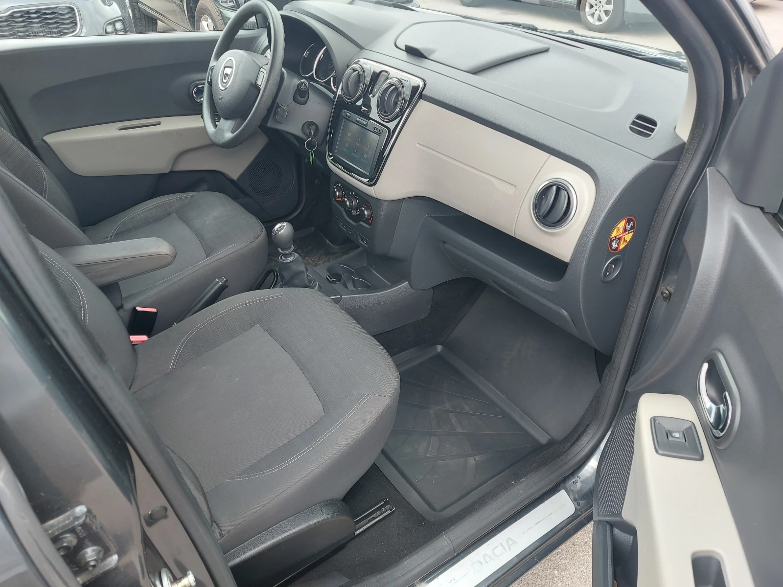 Dacia Lodgy 1.5dCi* 110 к.с.* 7 места* 90 000 км.!!! - изображение 9