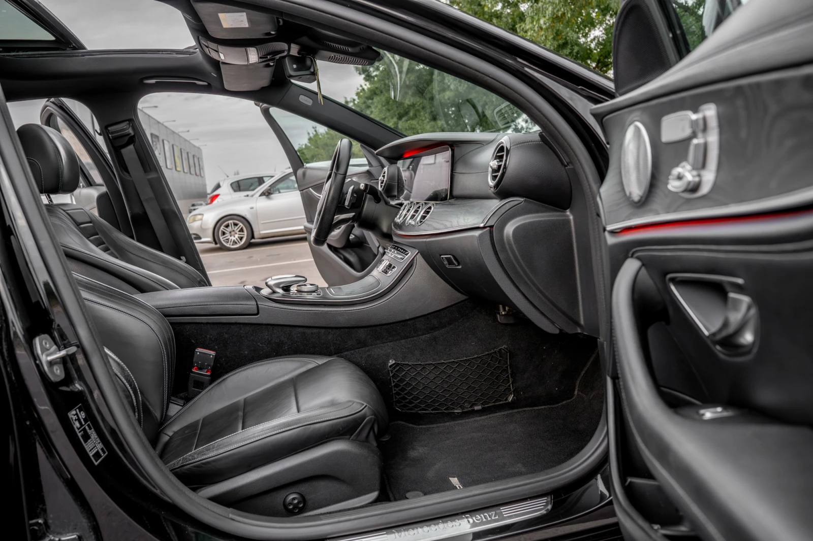 Mercedes-Benz E 220 PANORAMA | BURMESTER | 360  | DIGITAL | Mobile.bg   12