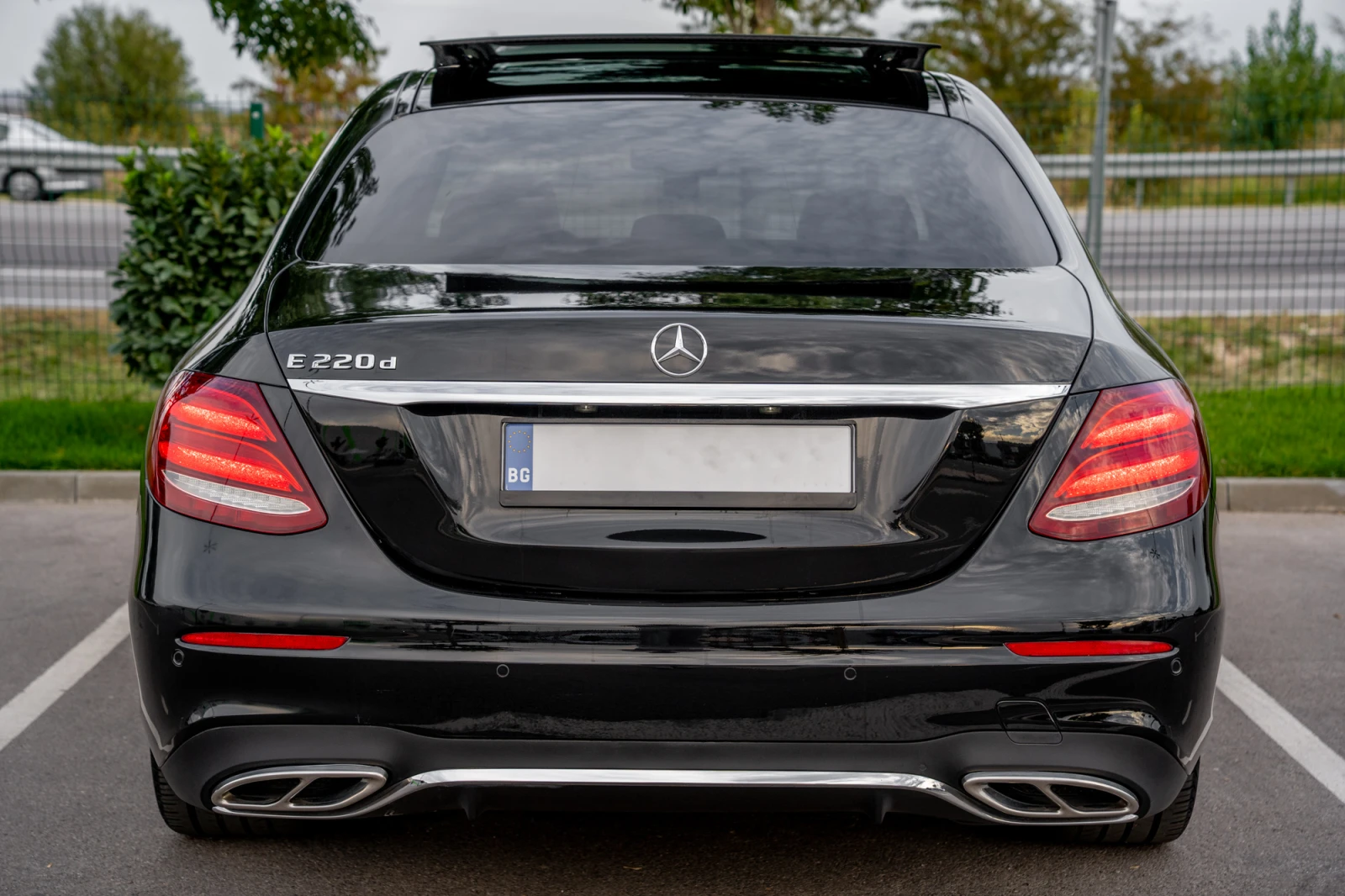 Mercedes-Benz E 220 PANORAMA | BURMESTER | 360 камера | DIGITAL - изображение 8