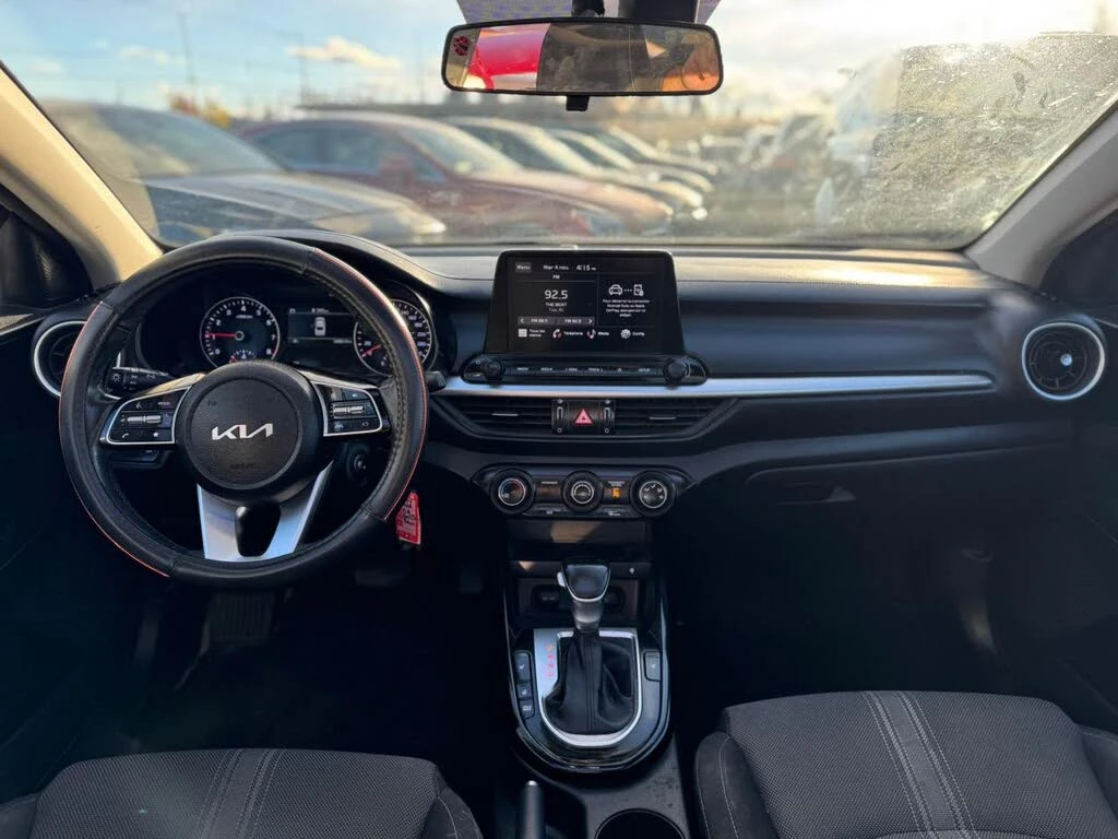 Kia Forte EX FWD* BLINDSPOT* CARPLAY* KEYLESS* DISTRONIC*  | Mobile.bg   8