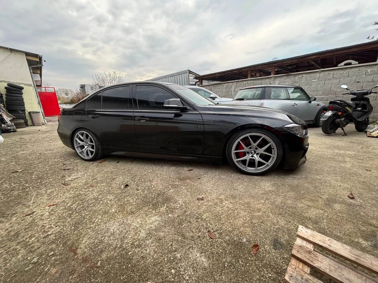 BMW 335 i на задно - изображение 3