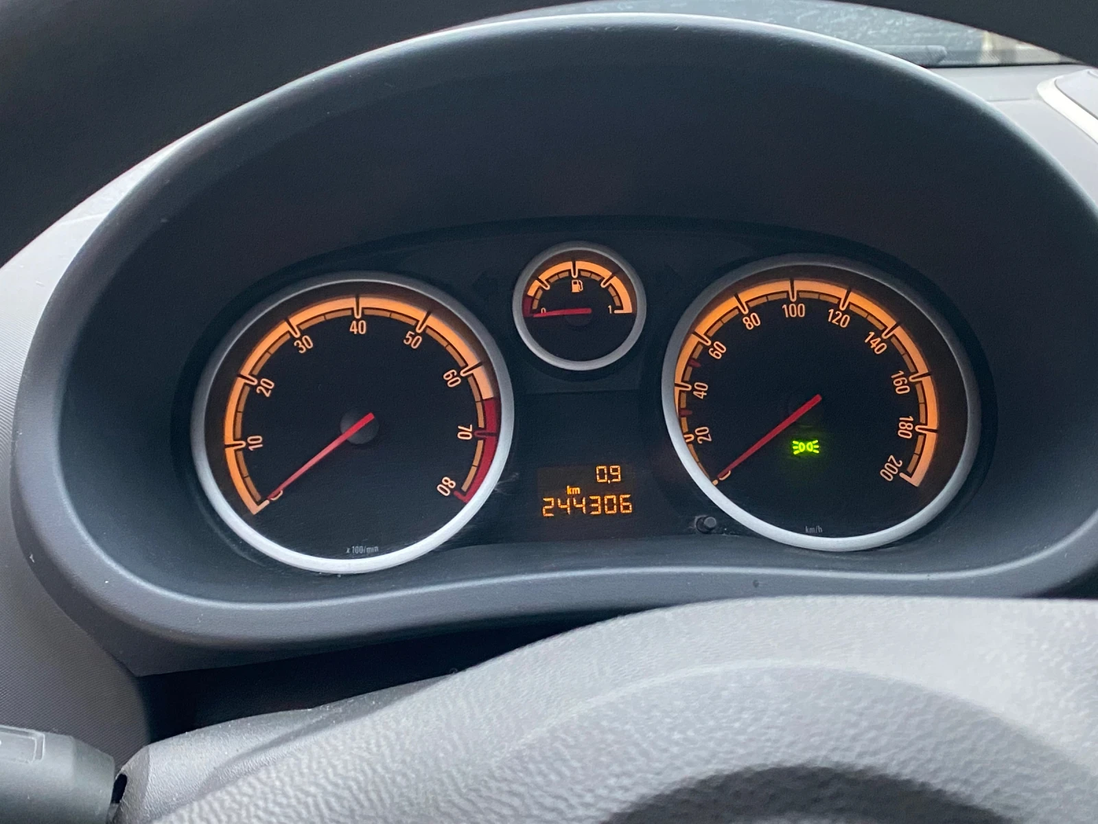 Opel Corsa 1.0 - изображение 8