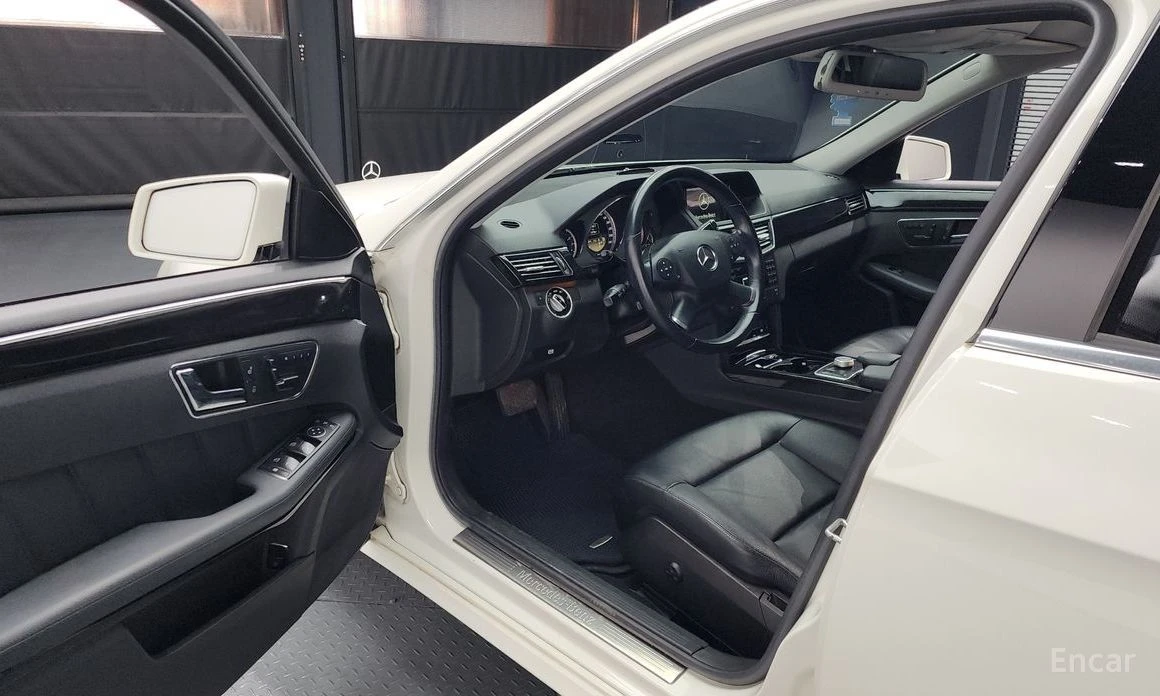 Mercedes-Benz E 220  - изображение 10