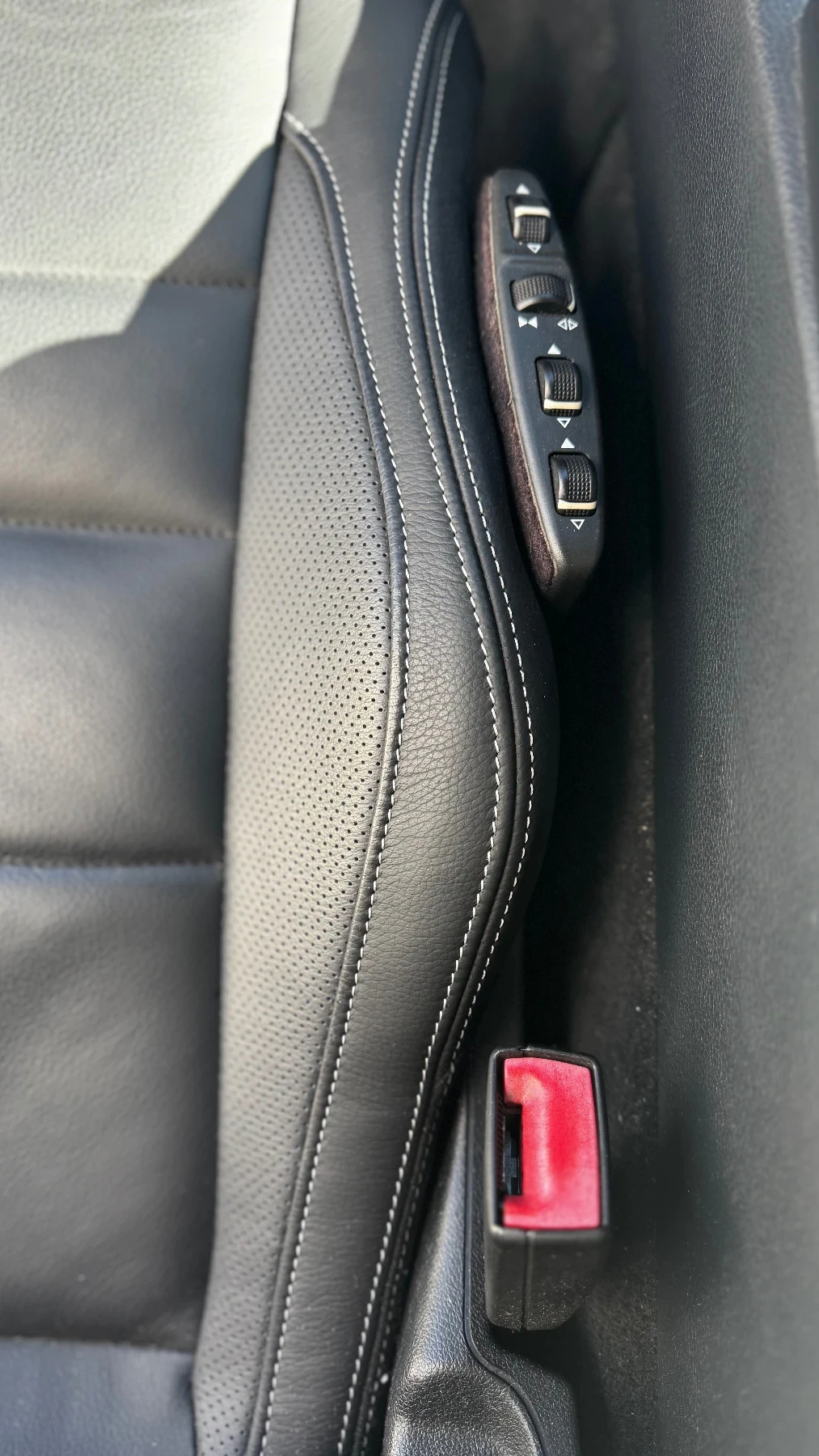 Mercedes-Benz E 220 AMG, снимка 12 - Автомобили и джипове - 53795087