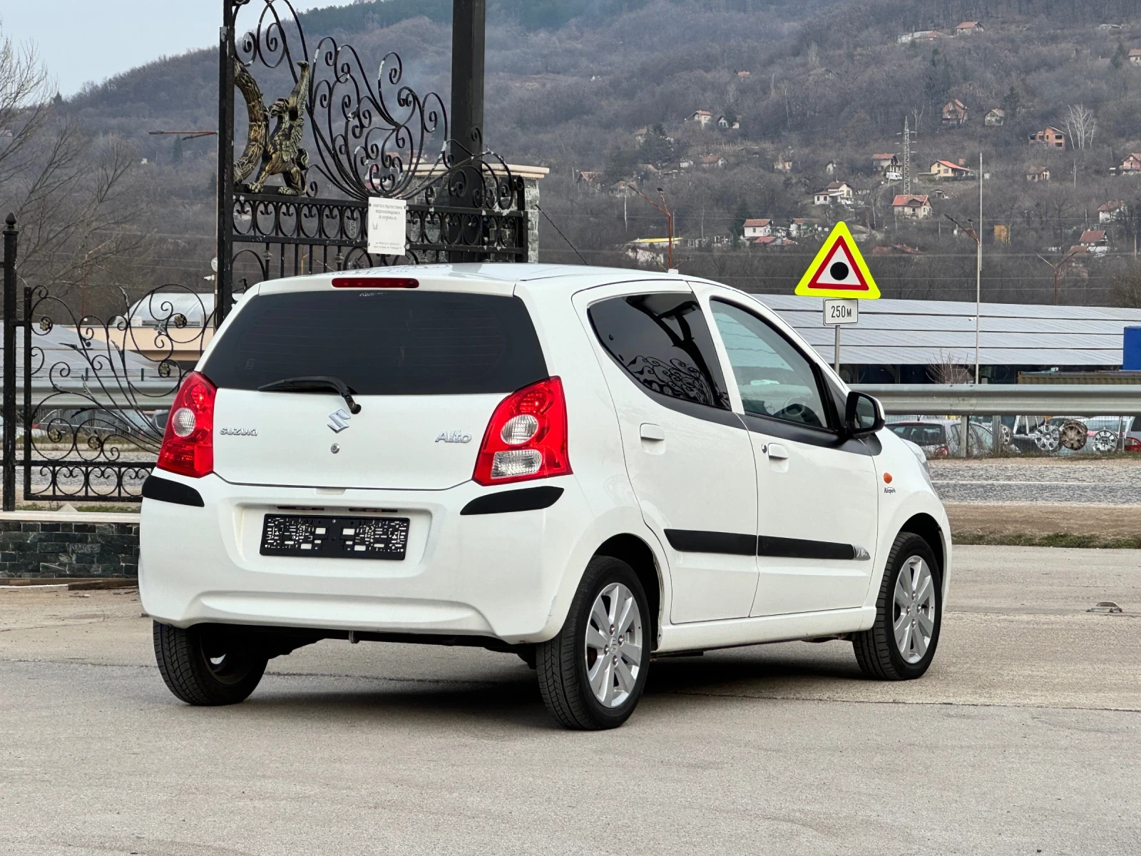 Suzuki Alto 1.2i, снимка 9 - Автомобили и джипове - 53814203