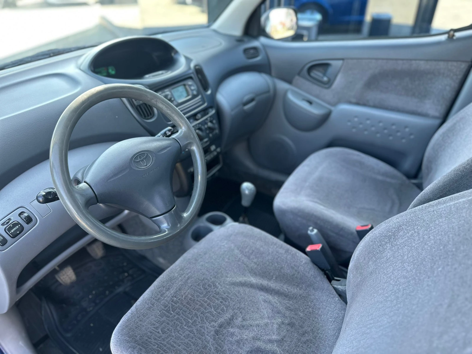 Toyota Yaris verso / 1.3I / ВСИЧКО ПЛАТЕНО / ОБСЛУЖЕНА+ ЗИМНИ ГУМИ /, снимка 9 - Автомобили и джипове - 53813729