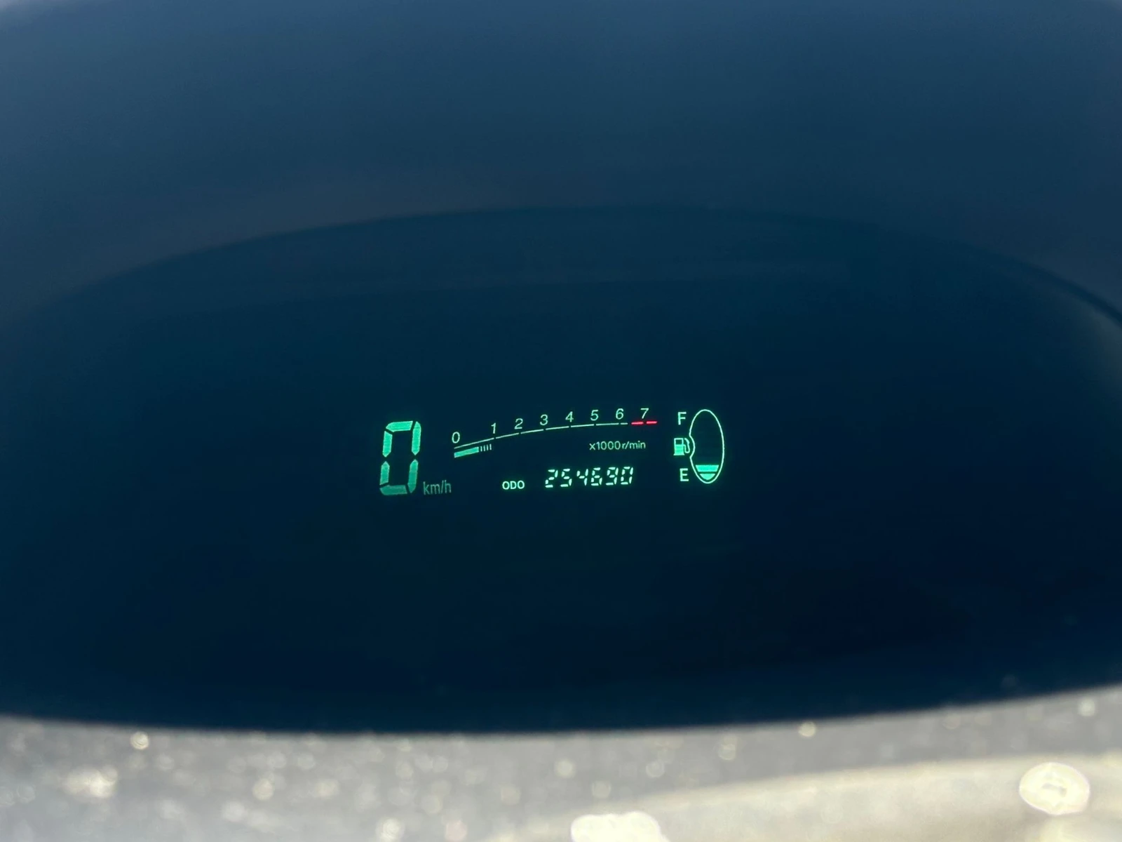 Toyota Yaris verso / 1.3I / ВСИЧКО ПЛАТЕНО / ОБСЛУЖЕНА+ ЗИМНИ ГУМИ /, снимка 14 - Автомобили и джипове - 53813729