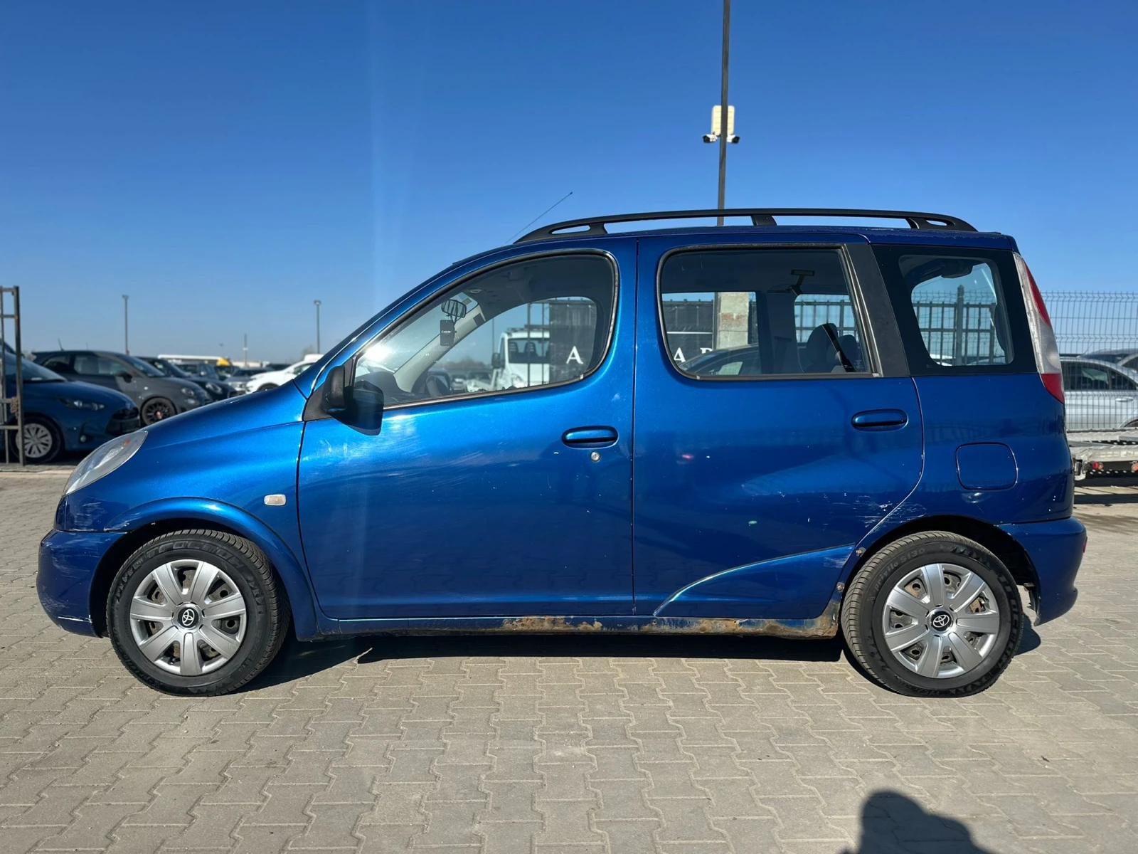 Toyota Yaris verso / 1.3I / ВСИЧКО ПЛАТЕНО / ОБСЛУЖЕНА+ ЗИМНИ ГУМИ /, снимка 2 - Автомобили и джипове - 53813729