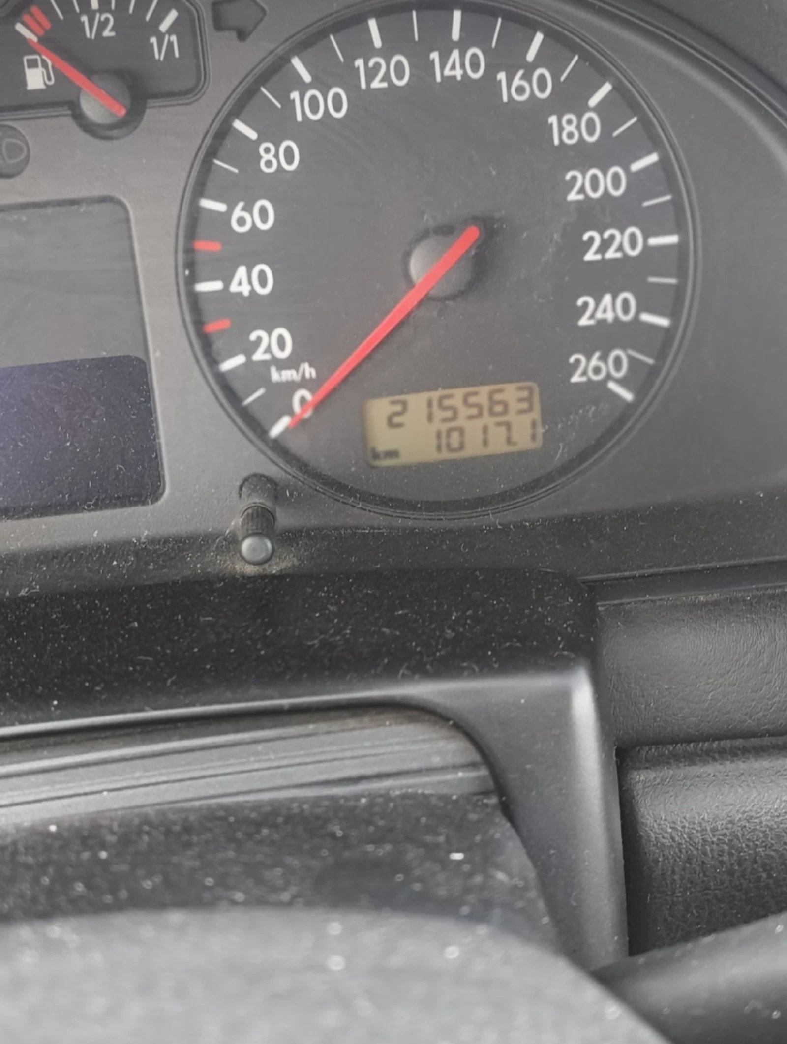 VW Passat 1.9 TDI, снимка 8 - Автомобили и джипове - 53877034