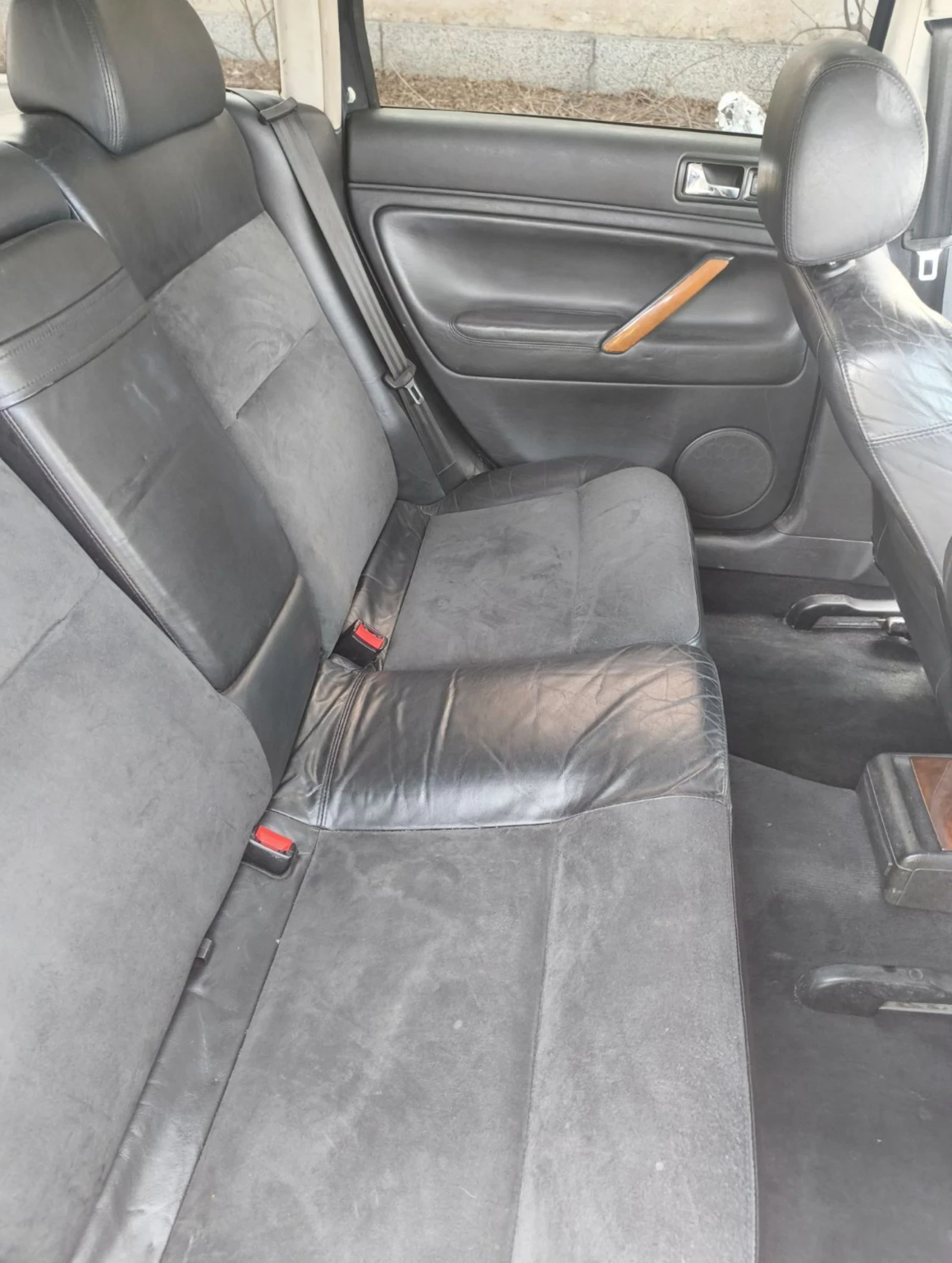 VW Passat 1.9 TDI, снимка 12 - Автомобили и джипове - 53877034