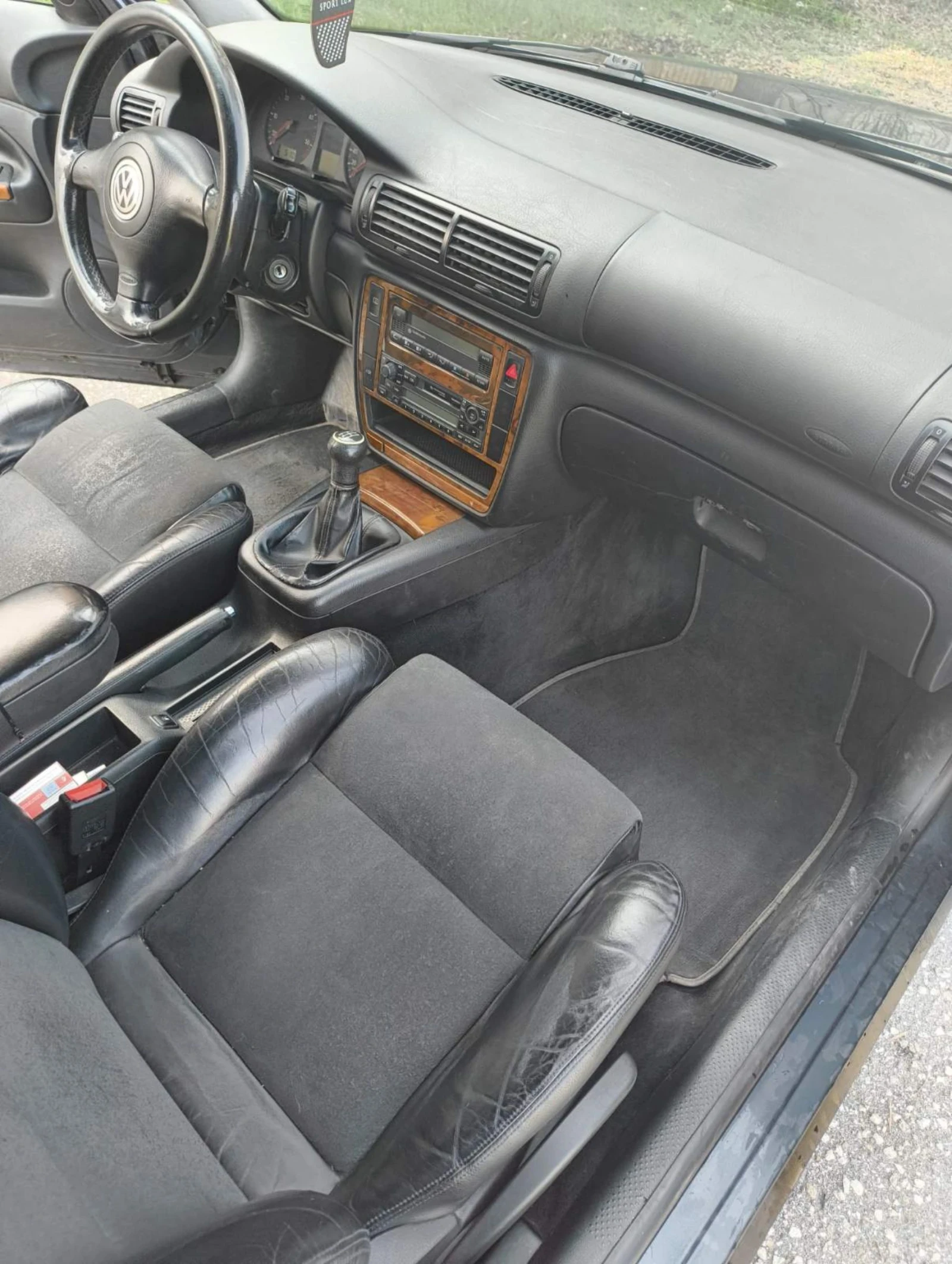 VW Passat 1.9 TDI, снимка 10 - Автомобили и джипове - 53877034