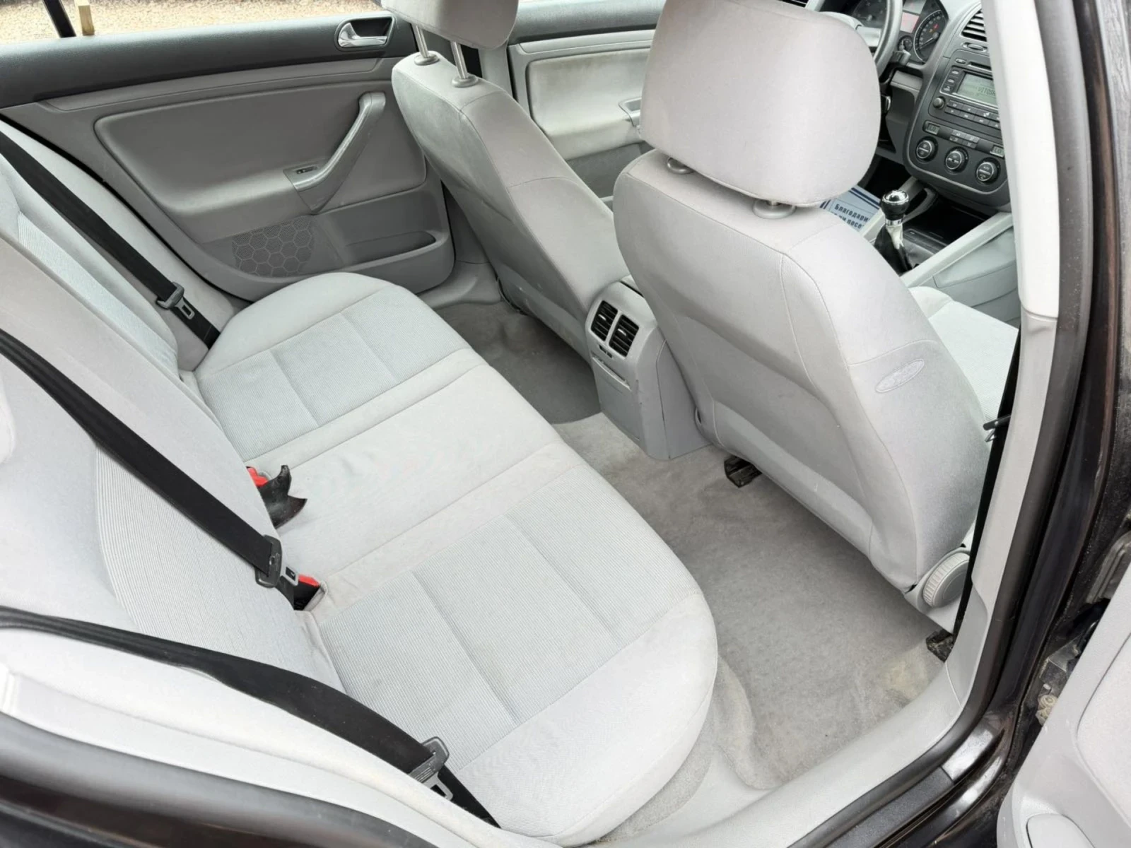 VW Golf 1.9 90кс, снимка 10 - Автомобили и джипове - 53894407