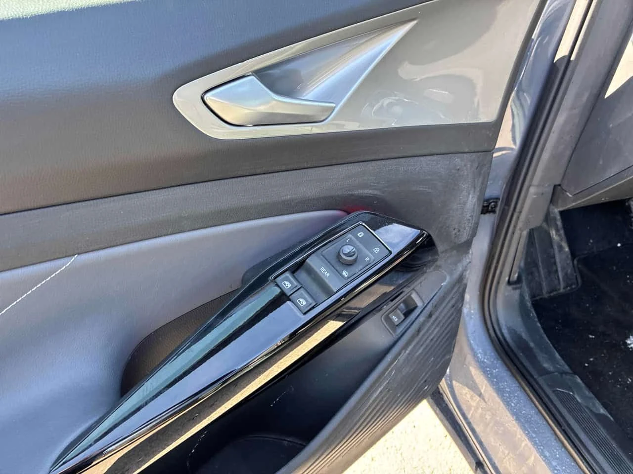 VW ID.4 * Pro * CARFAX * PANO * 2 КЛЮЧА, снимка 11 - Автомобили и джипове - 53911952