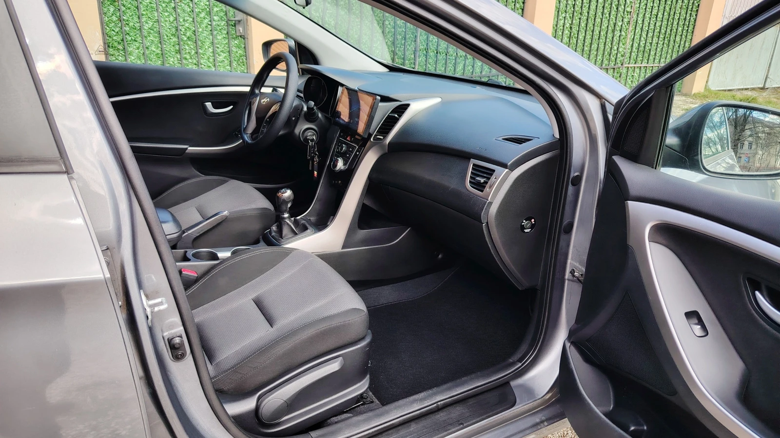 Hyundai I30 1.6 CRDI Navi, снимка 5 - Автомобили и джипове - 54089487