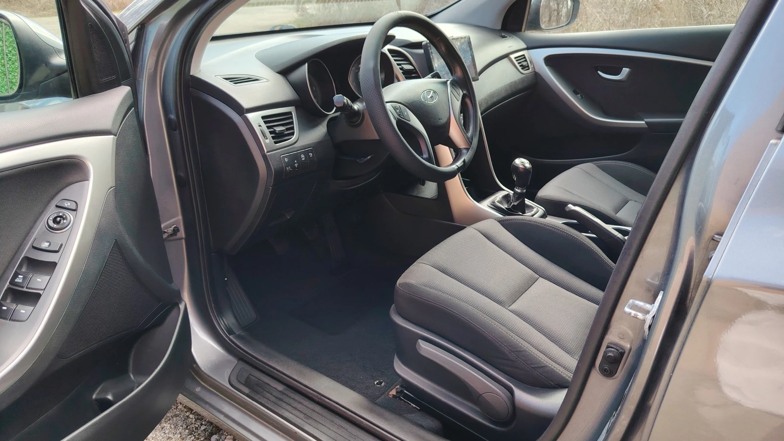 Hyundai I30 1.6 CRDI Navi, снимка 7 - Автомобили и джипове - 54089487