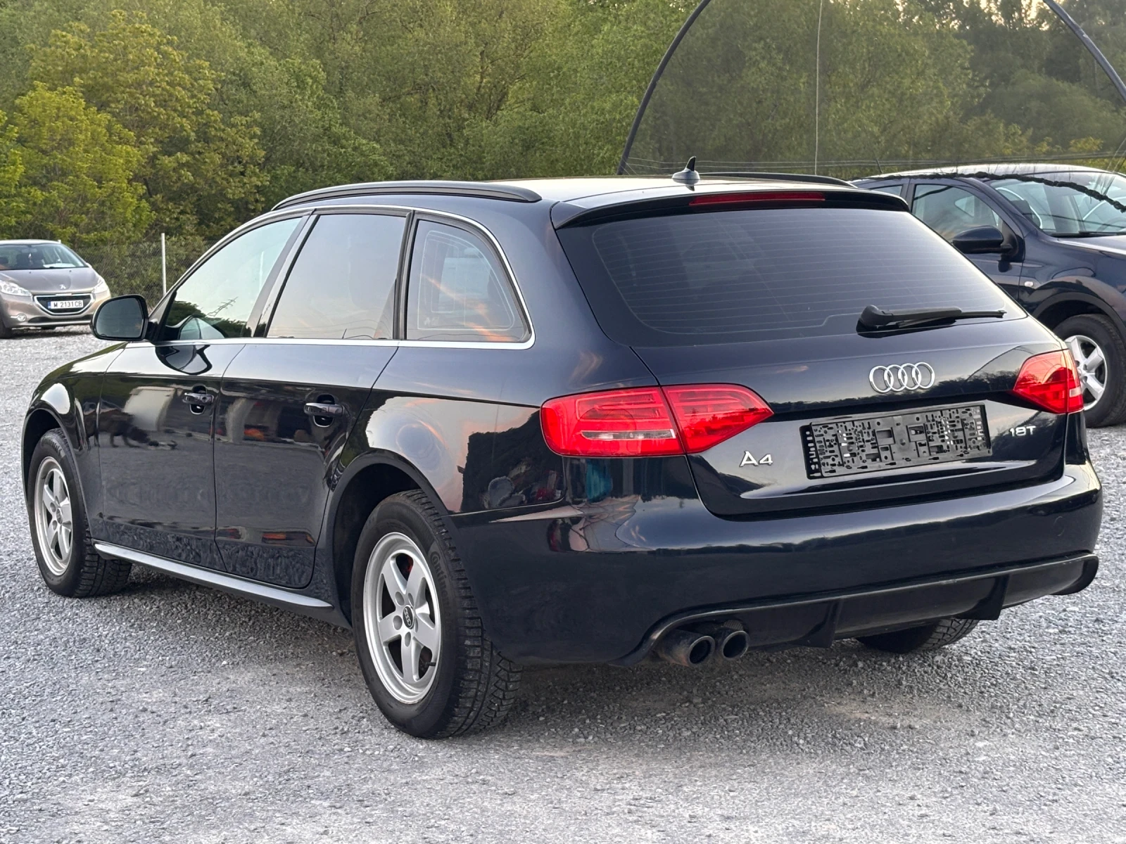 Audi A4 1.8 T / Автомат, снимка 4 - Автомобили и джипове - 54417658