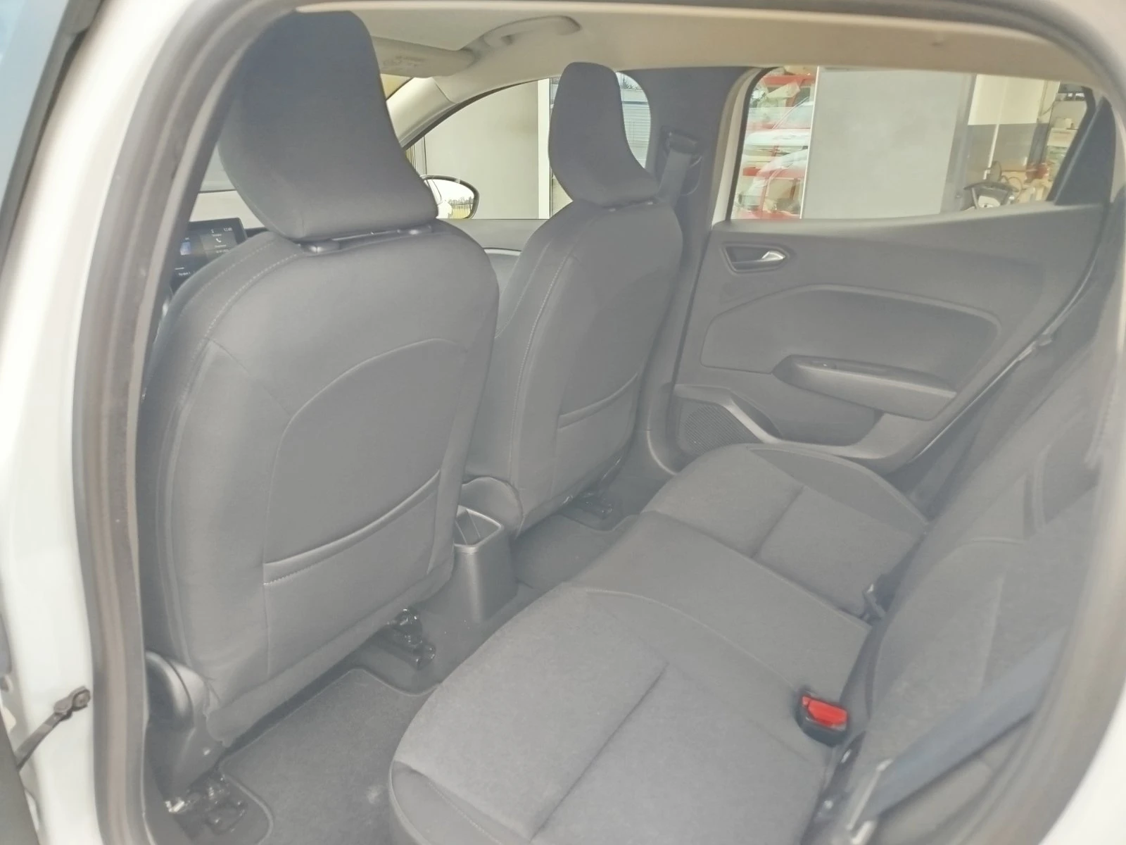 Renault Clio 1.0 TCe/ 100 к.с., снимка 14 - Автомобили и джипове - 55132804