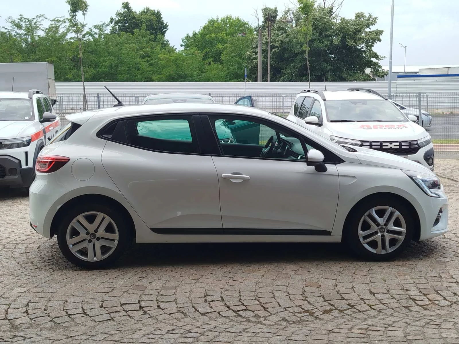 Renault Clio 1.0 TCe/ 100 к.с., снимка 4 - Автомобили и джипове - 55132804