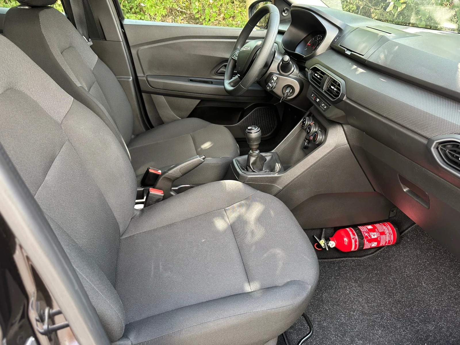 Dacia Sandero 1.0, снимка 10 - Автомобили и джипове - 55385071