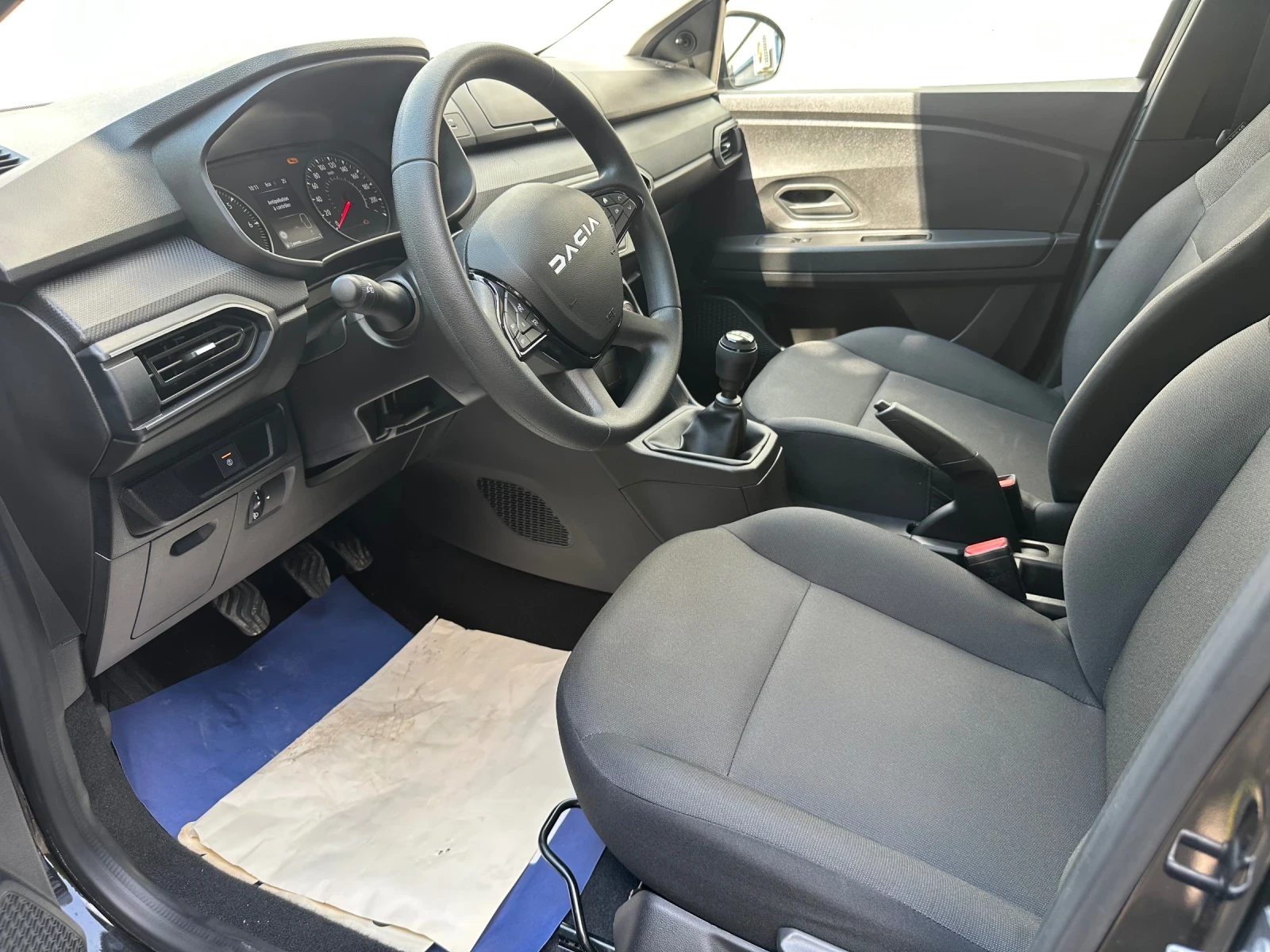 Dacia Sandero 1.0, снимка 9 - Автомобили и джипове - 55385071