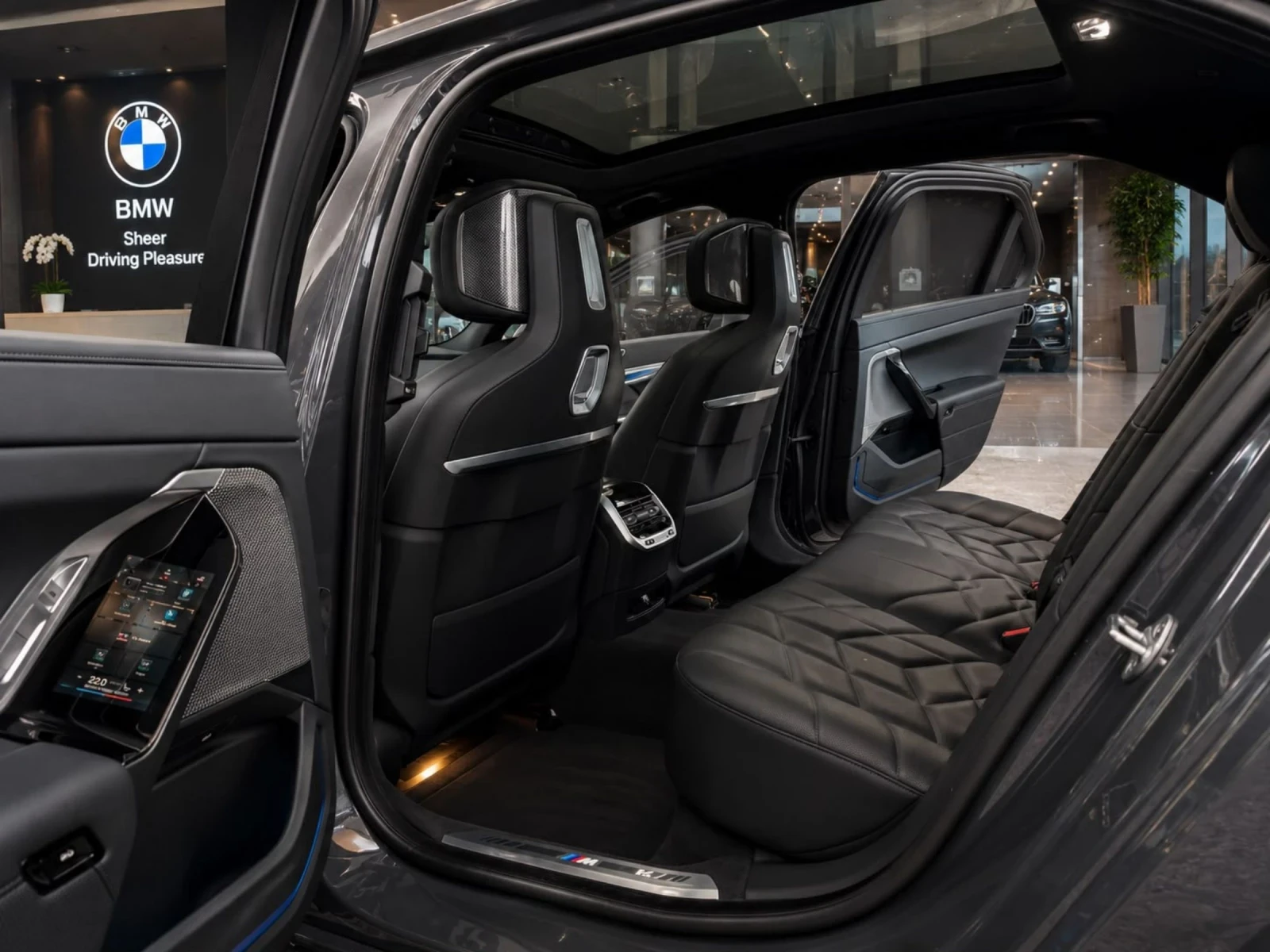 BMW 750 ОЧАКВАН ВНОС xDrive M SPORT / PLUG-IN HYBRID /, снимка 5 - Автомобили и джипове - 55501420