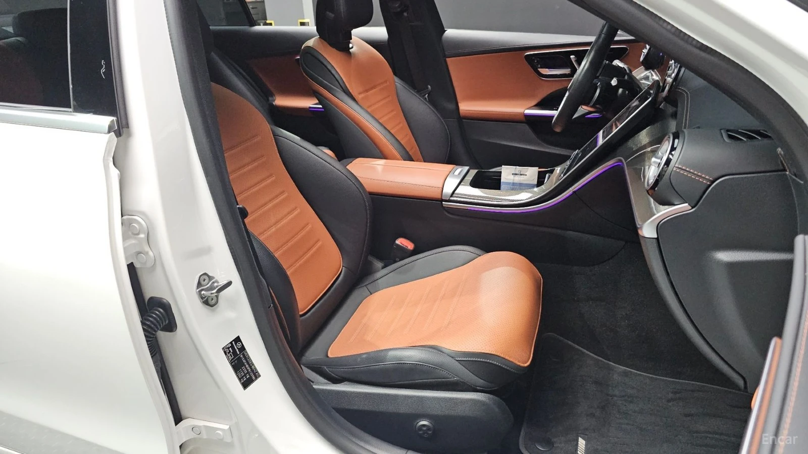 Mercedes-Benz C 300 4MATIC/DRIVE-ASSISTS/360CAMERA/SUNROOF/BURMESTER, снимка 13 - Автомобили и джипове - 55688089