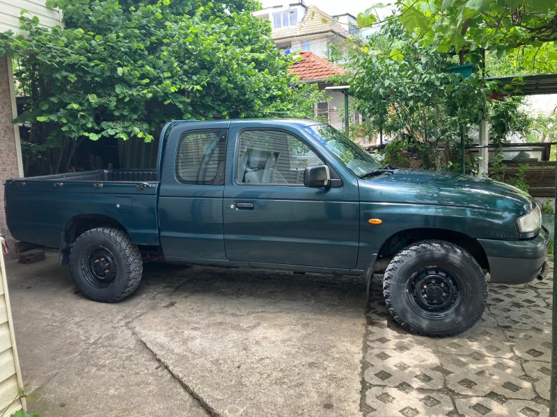 Mazda B2500 2.5 4X4, снимка 2 - Автомобили и джипове - 47125577