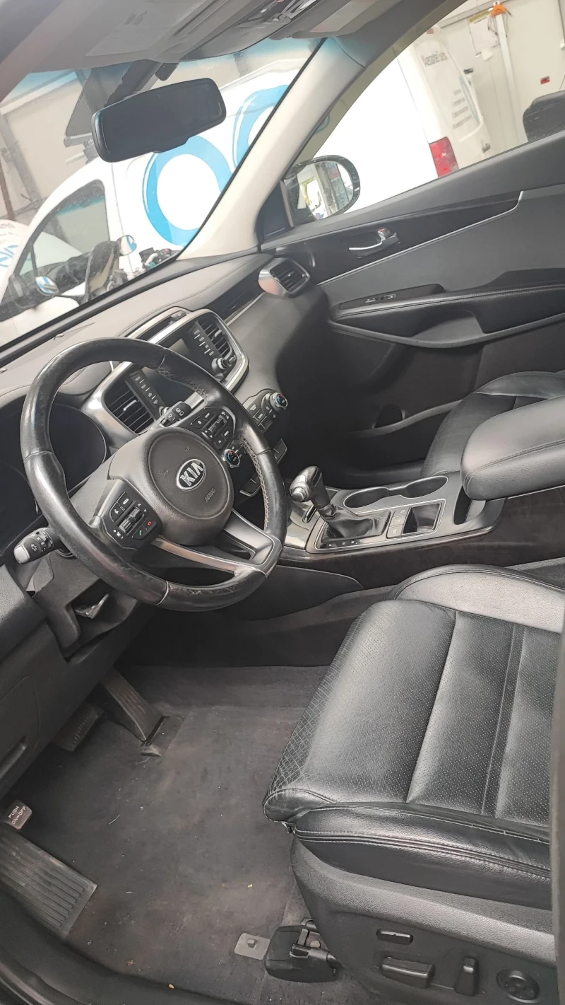 Kia Sorento, снимка 6 - Автомобили и джипове - 47217567